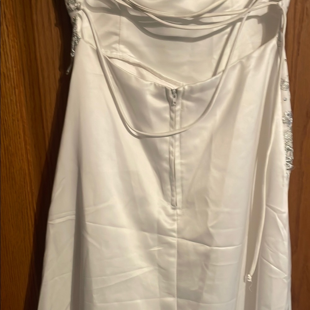 Elegant White Dress - Picture 9 of 9